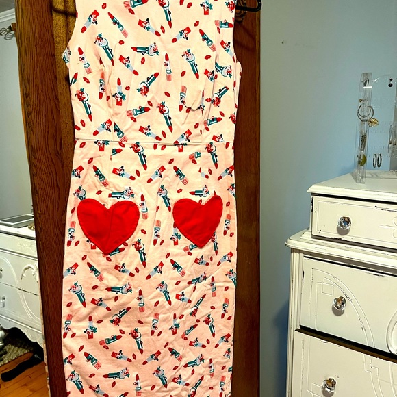 Dress with lipstick designs super cute - Picture 1 of 5